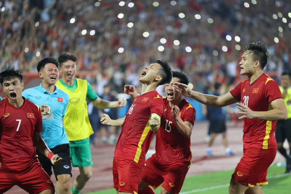 U-23 Việt Nam mở toang cánh cửa vào bán kết SEA Games ảnh 48