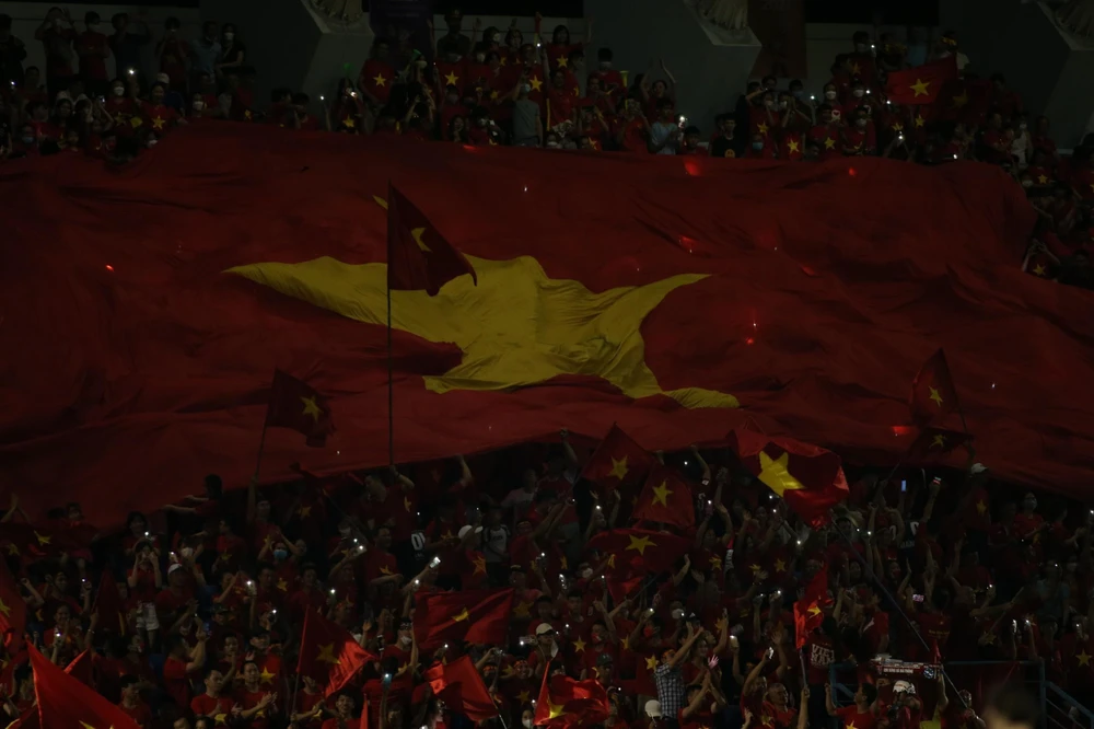 Sân Cẩm Phả là chỗ dựa tinh thần vững chắc cho nữ Việt Nam. ẢNH: ANH PHƯƠNG