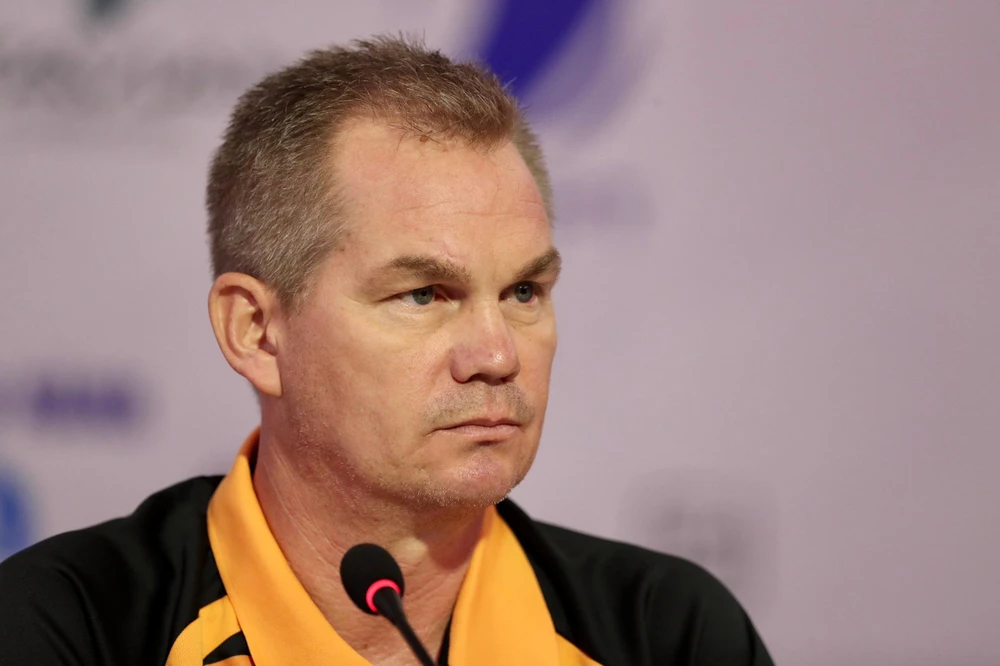 HLV John Maloney của U-23 Malaysia. ẢNH: DUY ANH