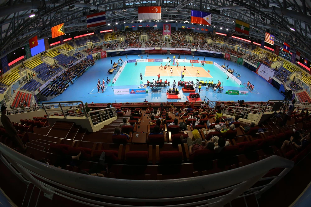 Nhà thi đấu Đại Yên (Quảng Ninh) là nơi diễn ra trận bán kết môn bóng chuyền nam giữa Việt Nam và Thái Lan vào chiều tối nay (20-5). Nhà thi đấu Đại Yên (Quảng Ninh) là nơi diễn ra trận bán kết môn bóng chuyền nam giữa Việt Nam và Thái Lan vào chiều tối nay (20-5).