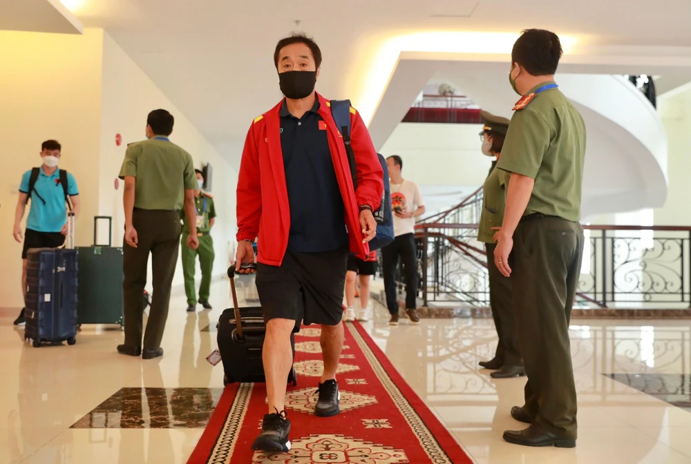 Trợ lý HLV Lee Young-jin của U-23 Việt Nam