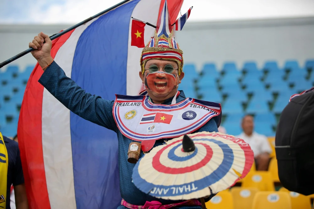 Fan hâm mộ lâu năm của thể thao Thái Lan. ẢNH: ANH PHƯƠNG