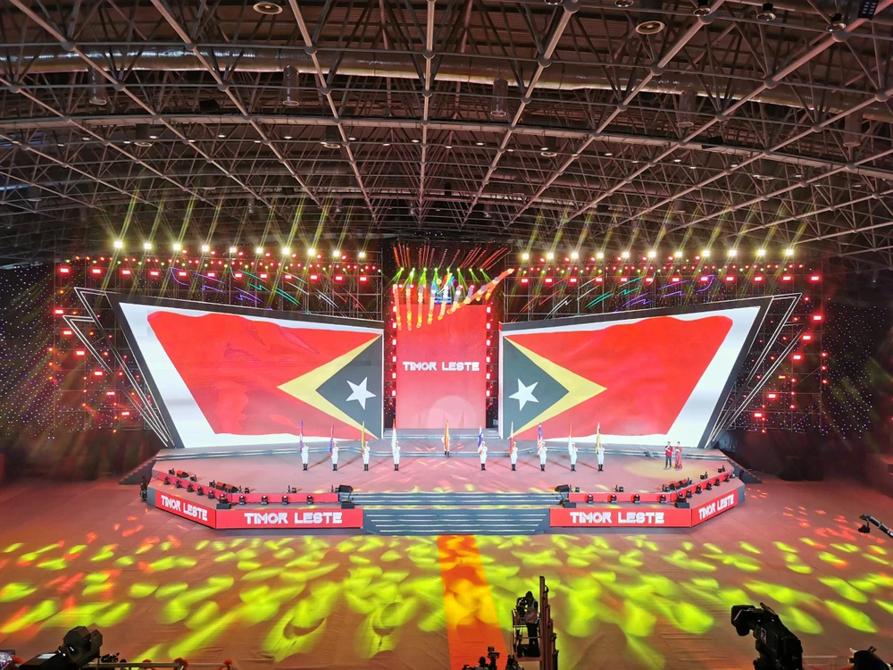 Vinh danh các đoàn thể thao.