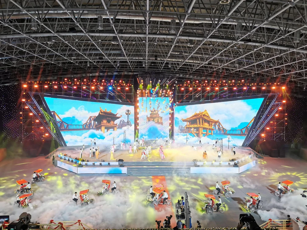 Tiết mục biểu diễn nghệ thuật. ẢNH: ANH PHƯƠNG