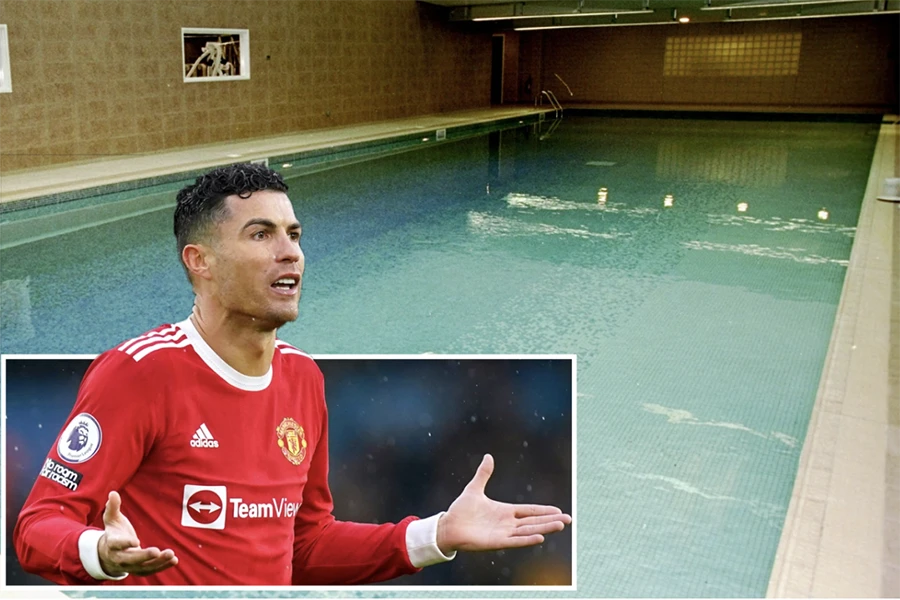 Ronaldo phàn nàn về cơ sở vật chất cũ kỹ của MU. ẢNH: SUN SPORTS