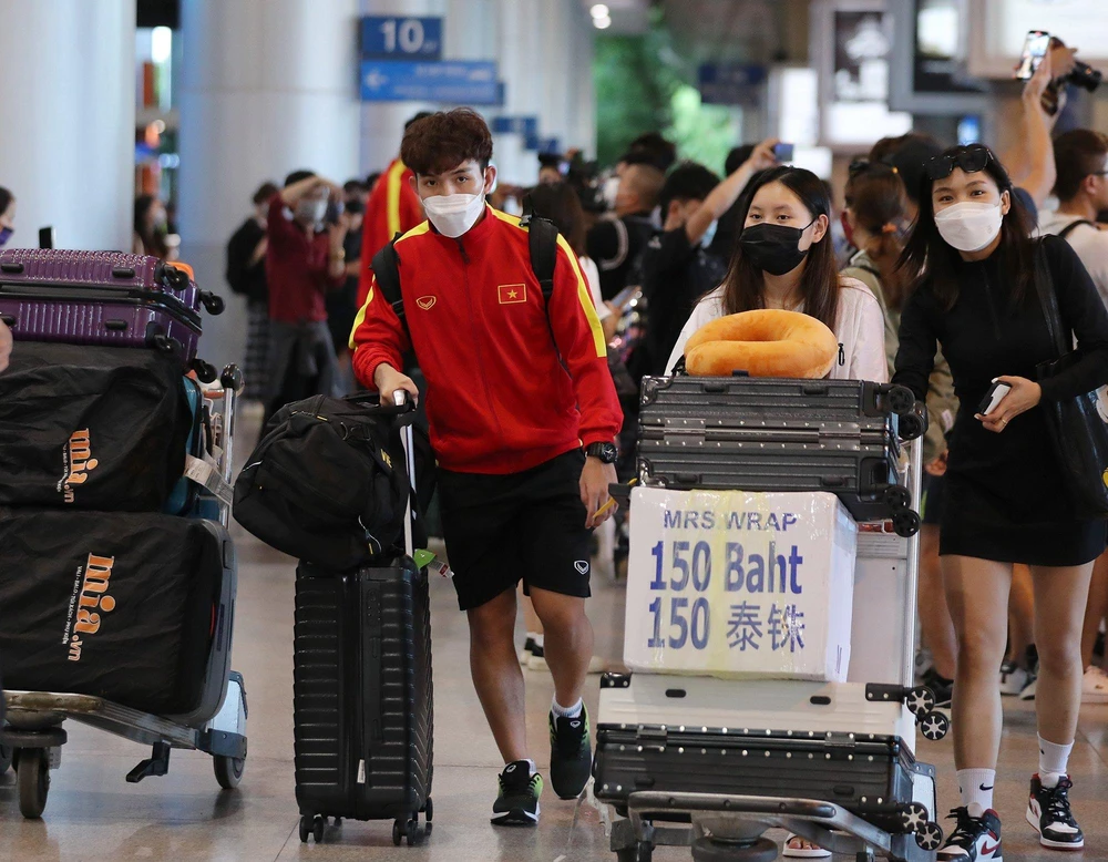 Nhóm cầu thủ đầu tiên của U-23 Việt Nam đã về nước.