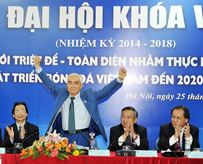 Ông Lê Hùng Dũng trúng cử chức chủ tịch VFF khóa VII (nhiệm kỳ 2014 - 2018). ẢNH: VFF