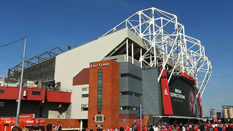 Việc xây dựng lại khán đài Sir Bobby Charlton có thể "ngốn" của MU 300 triệu bảng Anh. ẢNH: GETTY