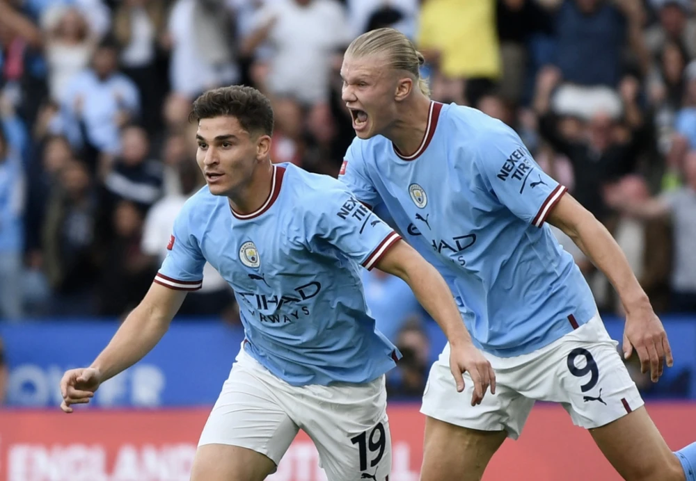 Alvarez ăn mừng bàn thắng gỡ hòa cho Man City. ẢNH: REUTERS