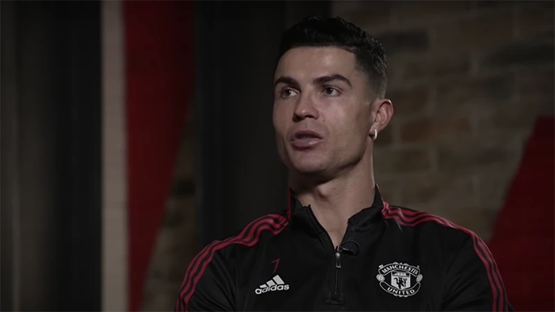 Ronaldo sắp tiết lộ toàn bộ sự thật về tương lai của anh tại Man United trong một cuộc phỏng vấn. ẢNH: SKY SPORTS