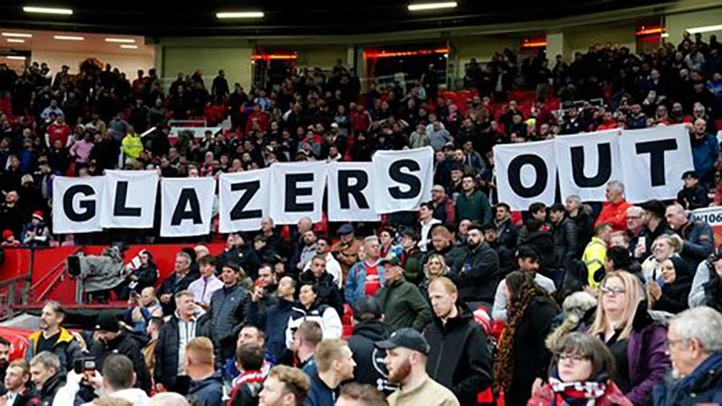 Fan MU nhiều lần biểu tình đòi đuổi nhà Glazer khỏi Old Trafford. ẢNH: GETTY