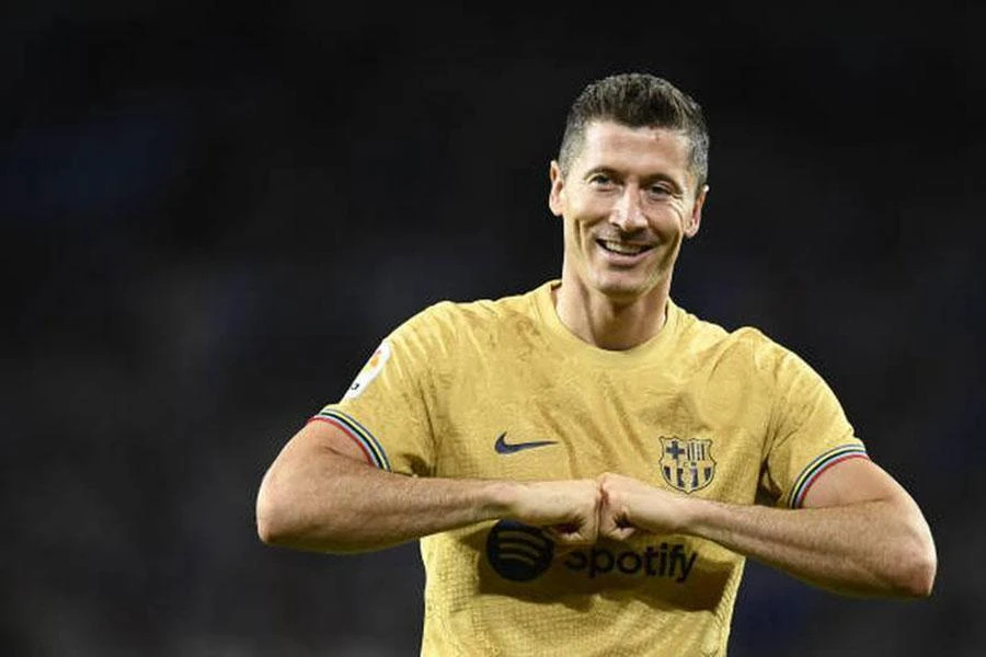Lewandowski đến với gã khổng lồ xứ Catalan khiến người hâm mộ phần nào vơi đi nỗi nhớ Messi.