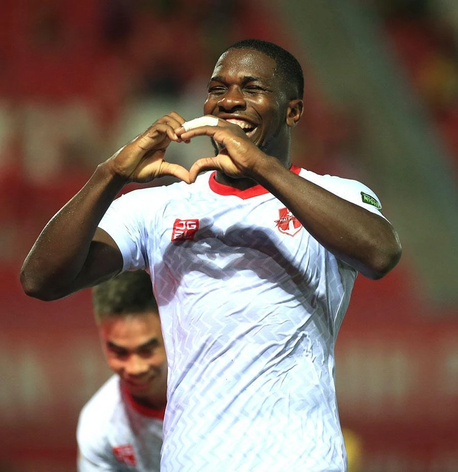 Rimario vẫn là cái tên đáng chú ý nhất của đội chủ sân Lạch Tray.