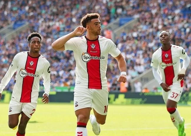 Che Adams đã có trận đấu xuất sắc giúp Southampton giành lấy 3 điểm. Ảnh: Getty