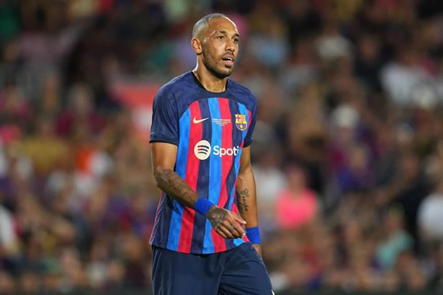 Aubameyang trên đường rời Barcelona trở lại Premier League. ẢNH: GETTY Aubameyang trên đường rời Barcelona trở lại Premier League. ẢNH: GETTY