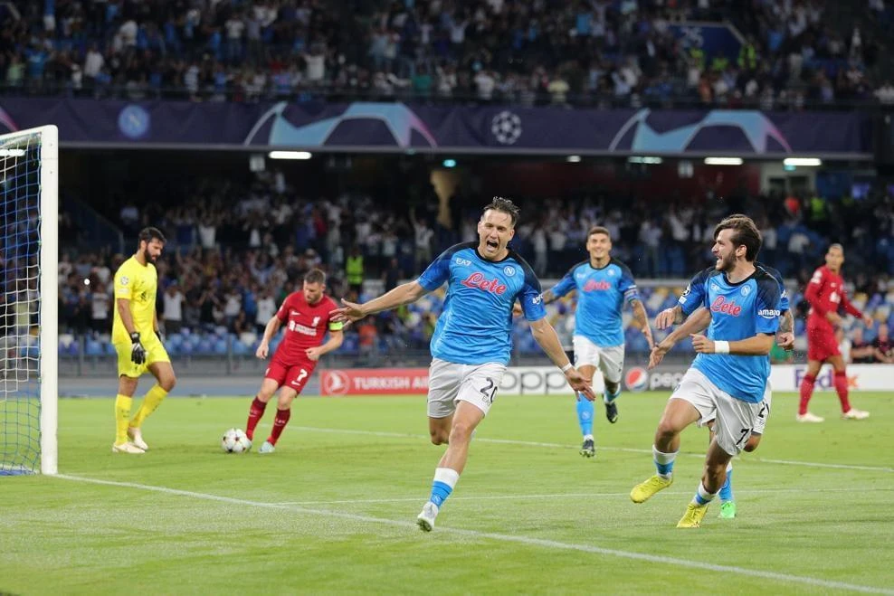 Zielinski lập cú đúp giúp Napoli hủy diệt Liverpool. Ảnh: UEFA