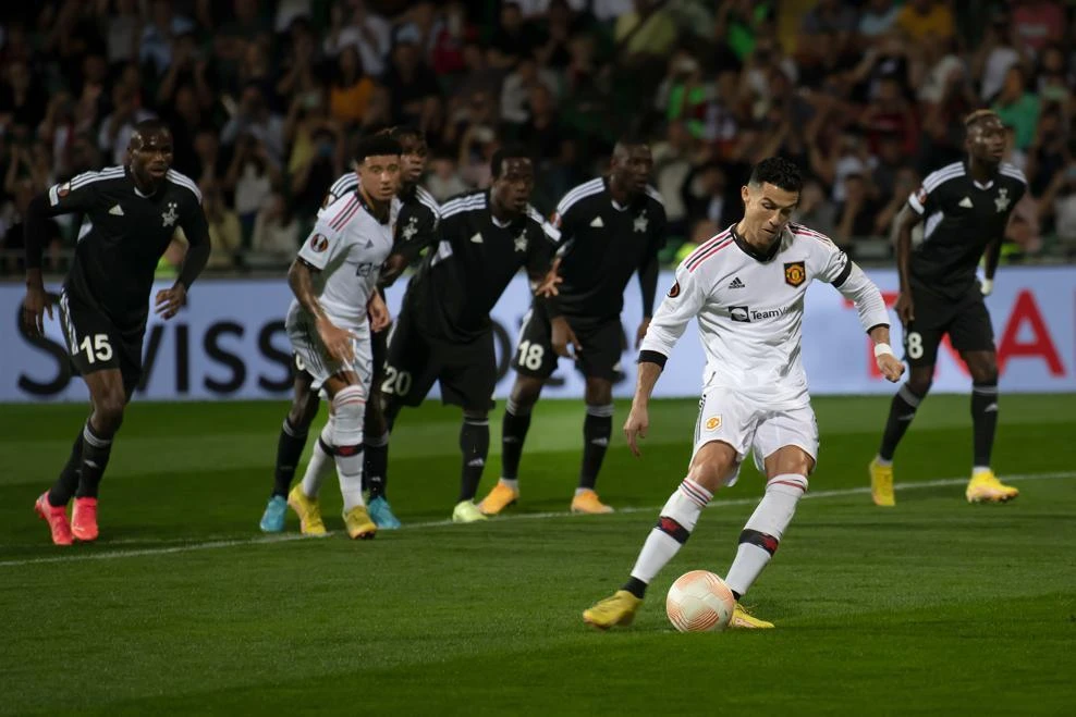 Ronaldo góp công bằng 1 bàn thắng trên chấm 11m. Ảnh: Getty