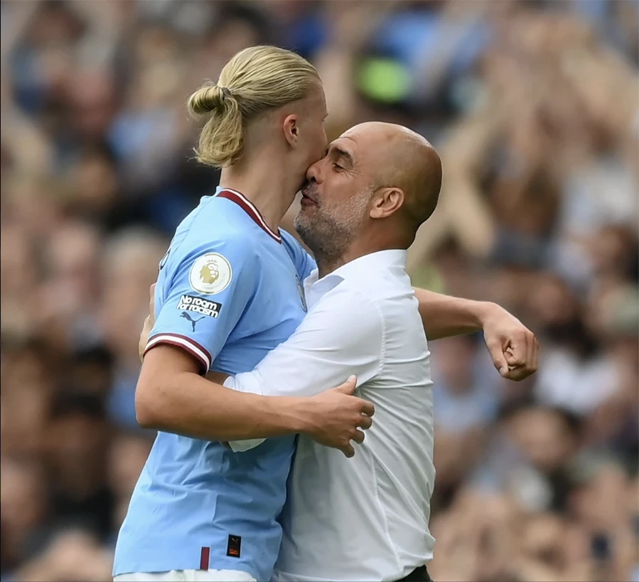 HLV Pep Guardiola liên tục ca ngợi khả năng "siêu việt" của Erling Haaland. ẢNH: GETTY