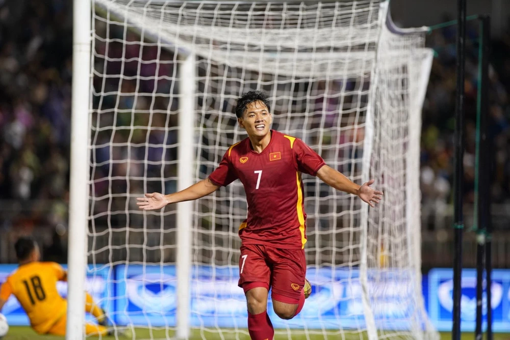 Tuyển Việt Nam dễ dàng đánh bại Singapore 4-0. ẢNH: ANH PHƯƠNG