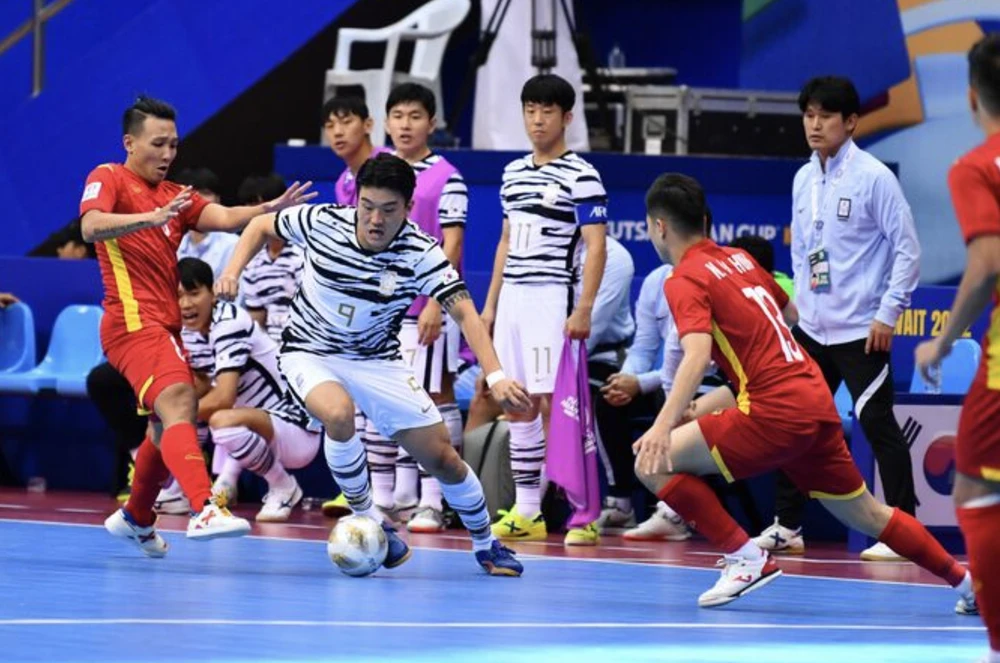 Hàn Quốc thi đấu đầy nỗ lực trong hiệp 2. ẢNH: AFC