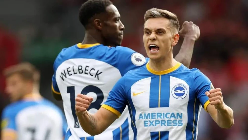 Trossard người hùng của Brighton. Ảnh: Getty