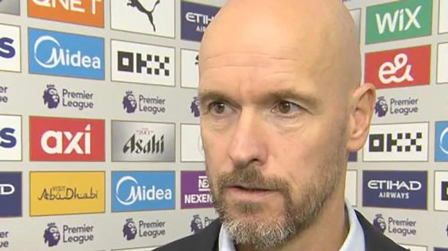 Ten Hag thất vọng với màn trình diễn của các học trò. ẢNH: MIRROR