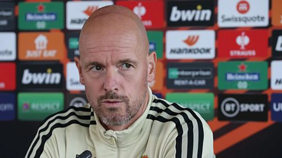 Ten Hag lí giải không sử dụng Ronaldo vì tôn trọng sự nghiệp của anh. ẢNH: GETTY