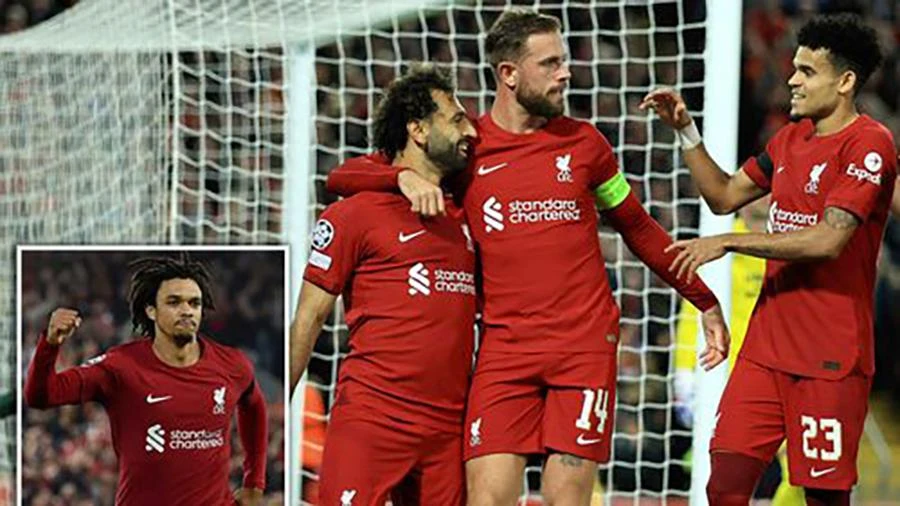 Alexander-Arnold và Mohamed Salah ghi hai bàn giúp Liverpool thắng Rangers 2-0. ẢNH: MIRROR