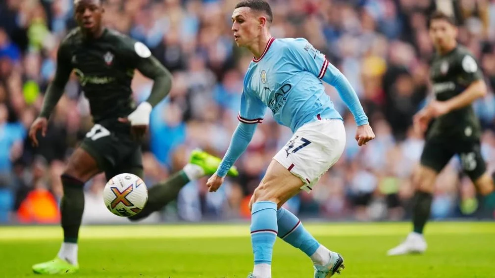 Man City chiếm top 1 từ tay Arsenal với cách biệt 2 điểm nhưng thi đấu nhiều hơn 1 trận. Ảnh: Getty