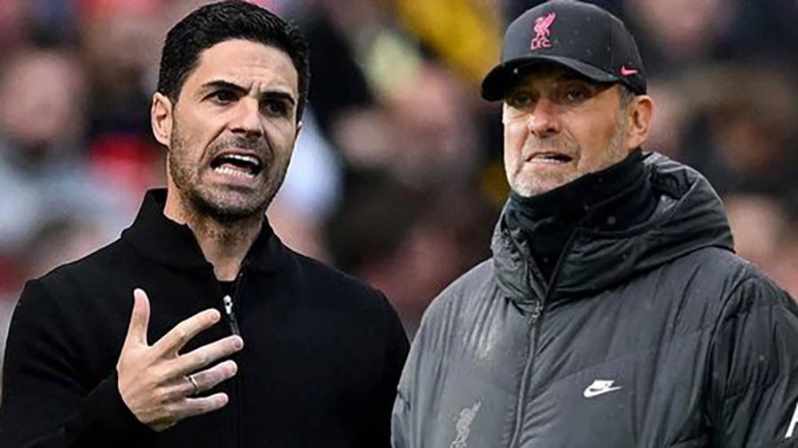Mikel Arteta sẽ đối đầu với Jurgen Klopp vào ngày mai. ẢNH: MIRROR