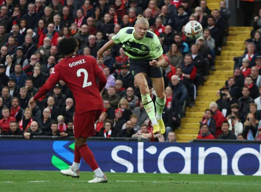 Haaland không thể độc lập tác chiến, không thể tự tạo bước ngoặt như kiểu Messi. ẢNH: GETTY