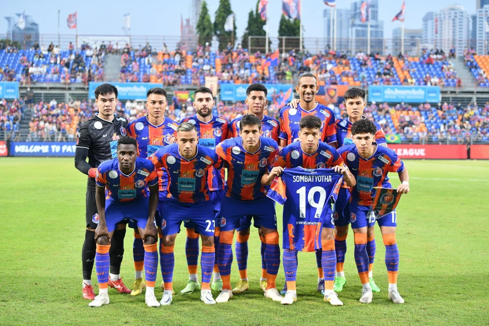 Madam Pang đầu tư rất nhiều tiền vào đội hình Thai Port nhưng vẫn chưa đạt kết quả tốt trên sân cỏ. ẢNH: SIAM SPORT