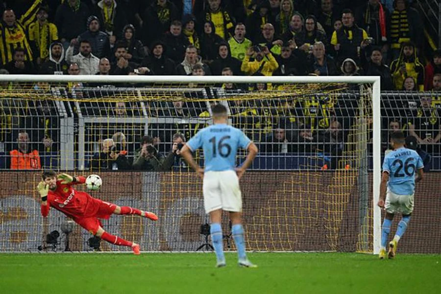 Man City gặp vấn đề với những pha đá pen. ẢNH: GETTY