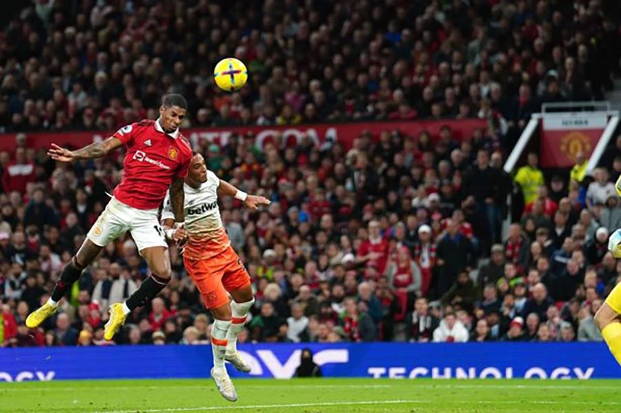 Pha đánh đầu ghi bàn dũng mãnh của Rashford là sự khác biệt trong trận MU gặp West Ham. ẢNH: GETTY