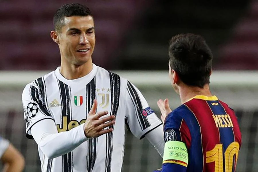 Ronaldo trong màu áo Juventus đối đầu với Messi tại Champions League. ẢNH: GETTY