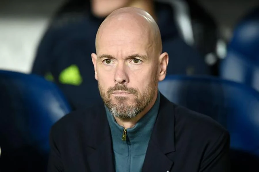 HLV Erik Ten Hag đã tạo nên một chiến thuật kỳ lạ ở MU mà Paul Scholes bình luận là một mớ hỗn độn. ẢNH: GETTY