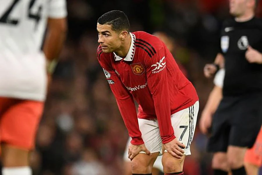 Manchester United làm nhục Cristiano Ronaldo
