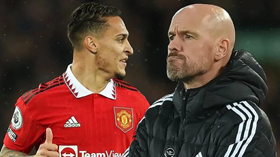 Ten Hag đưa Antony đến MU