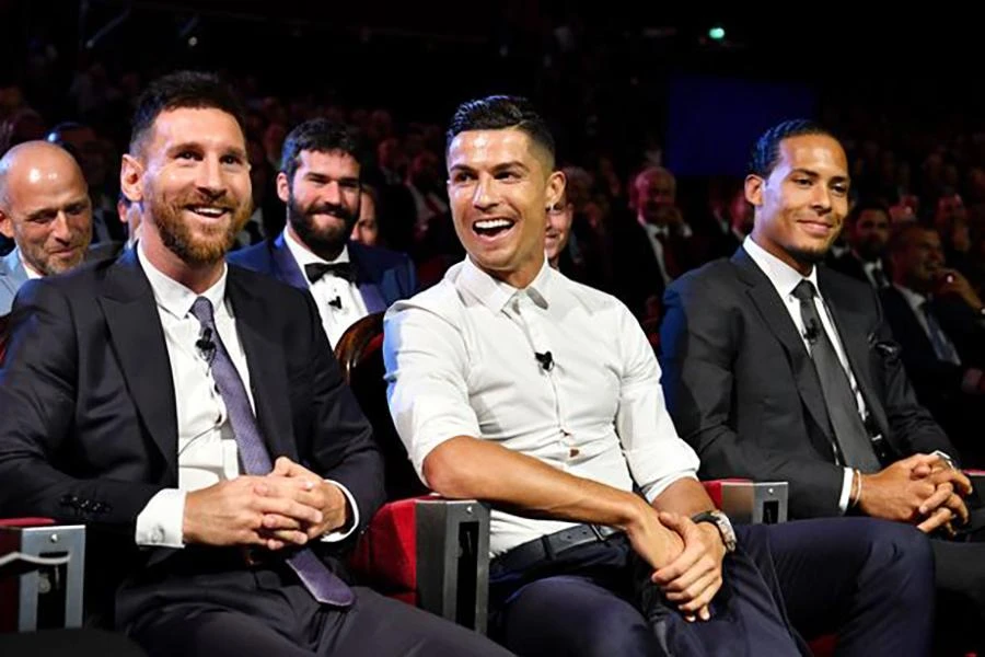 Ronaldo rất ngưỡng mộ Messi. ẢNH: GETTY Ronaldo ngưỡng mộ Messi