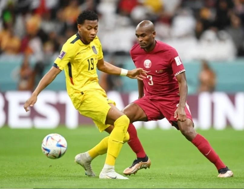 Chủ nhà Qatar quá yếu so với Ecuador. Ảnh: Getty