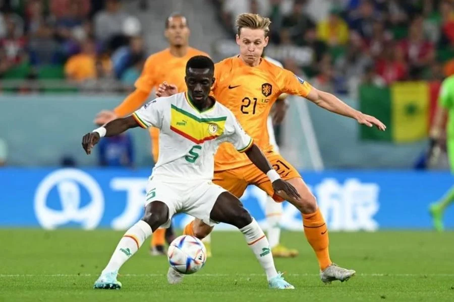 Hà Lan thi đấu bế tắc trước hàng thủ chắc chắn của Senegal. Ảnh: Getty