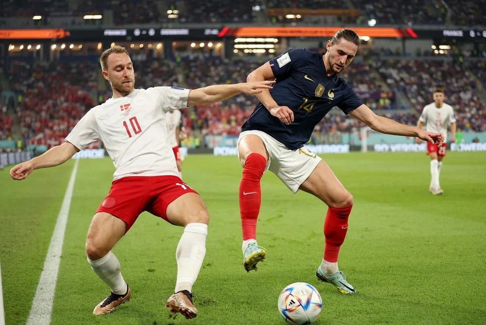 Pháp áp đảo nhưng rất vất vả mới có thể thắng được Đan Mạch. Ảnh: Getty