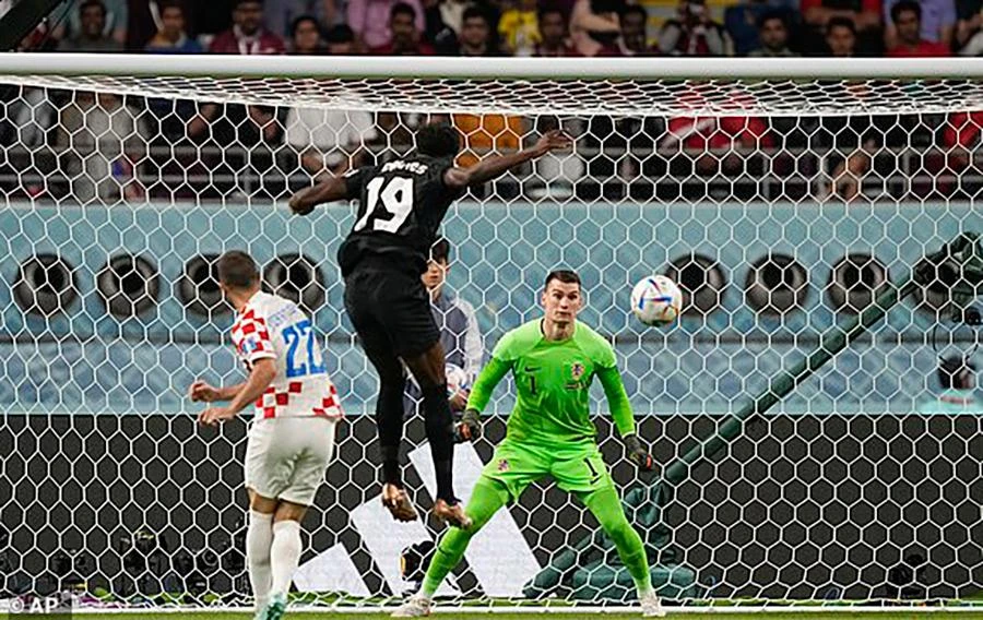 Canada có khởi đầu ấn tượng với bàn thắng sớm của Alphonso Davies. Ảnh: Getty