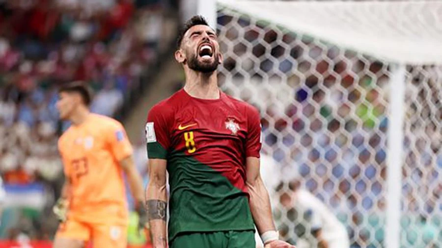 FIFA chính thức công nhận bàn thắng thuộc về Bruno Fernandes. ẢNH: GETTY FIFA chính thức công nhận bàn thắng thuộc về Bruno Fernandes. ẢNH: GETTY
