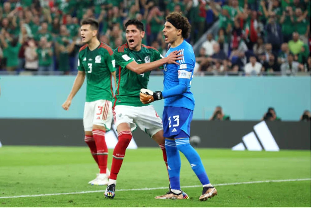 Ochoa sẽ là hậu phương vững chắc giúp tinh thần các cầu thủ Mexico đi lên. Ảnh: GETTY