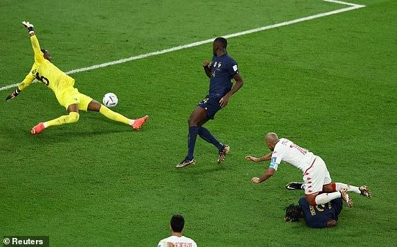 Tunisia thắng đội hình 2 của Pháp với tỉ số 1-0. ẢNH: REUTERS