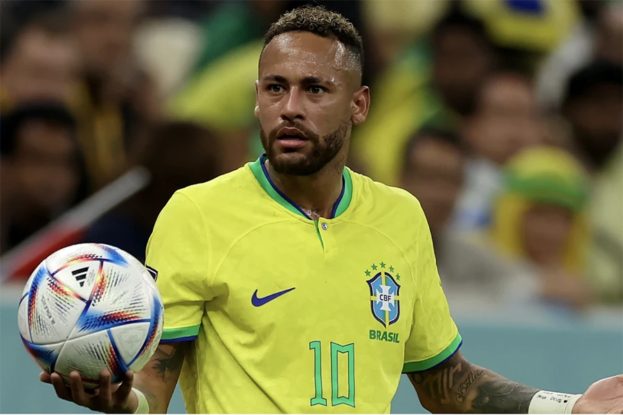 Neymar khó có khả năng kịp trở lại ở vòng 1/8 World Cup 2022. ẢNH: SUN SPORTS