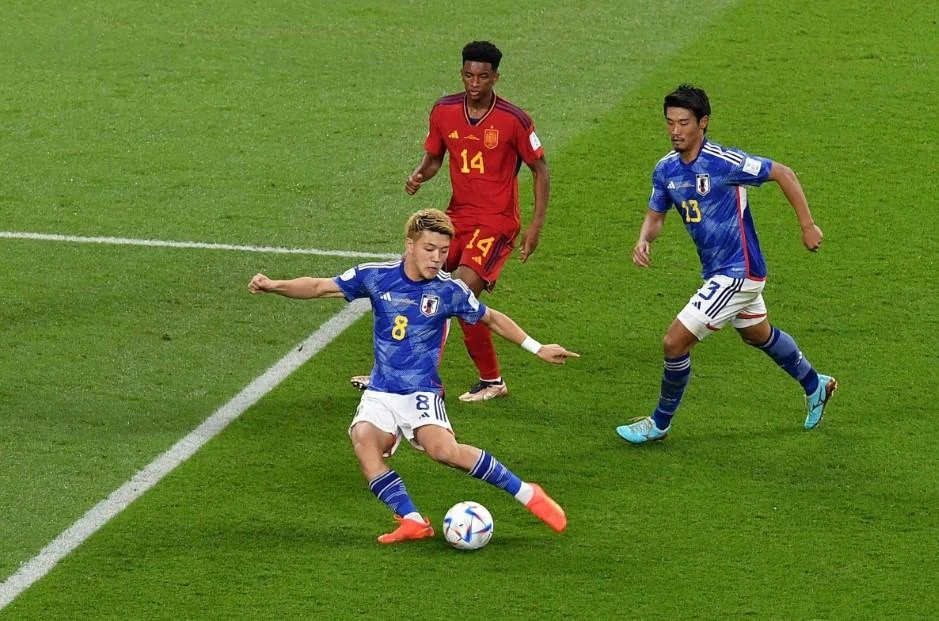 Tây Ban Nha trả giá đắt sau tình huống mất bóng đầu hiệp 2. Ảnh: Getty