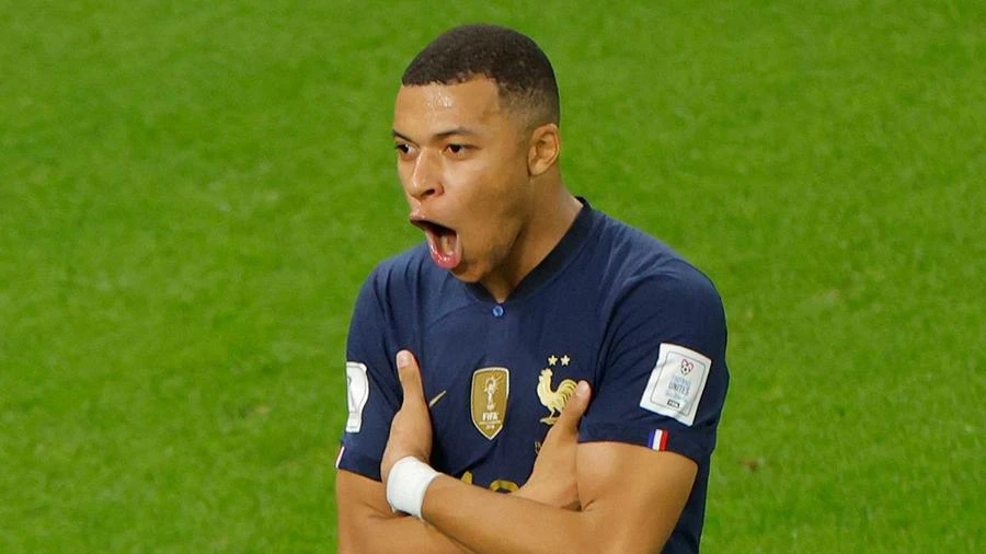 Mbappe đang là ngôi sao sáng nhất World Cup 2022 và tạm dẫn đầu danh sách vua phá lưới với 5 bàn thắng. ẢNH: GETTY Mbappe đang là ngôi sao sáng nhất World Cup 2022 và tạm dẫn đầu danh sách vua phá lưới với 5 bàn thắng. ẢNH: GETTY