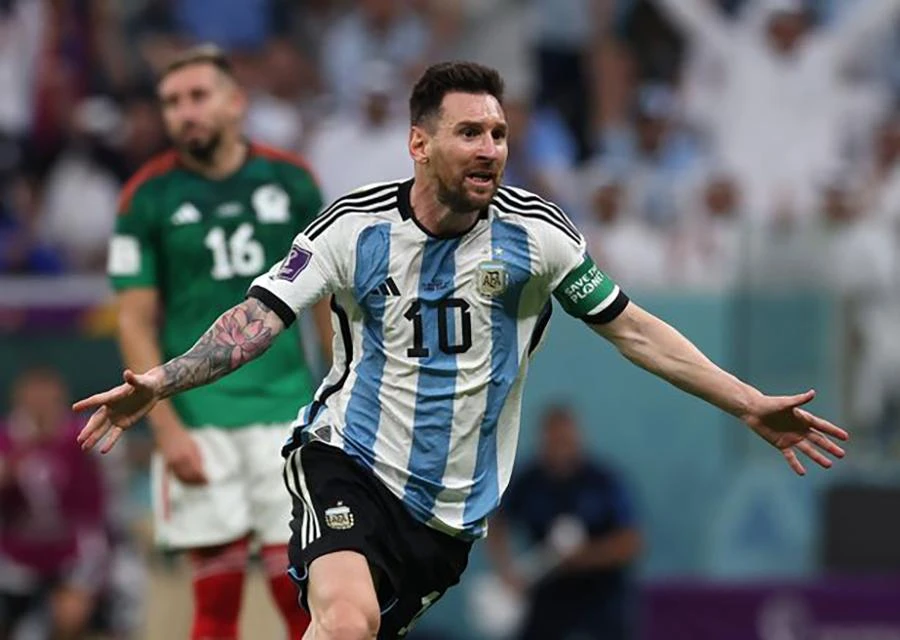 Messi ăn mừng bàn thắng vào lưới Mexico ở vòng bảng World Cup 2022. ẢNH: GETTY